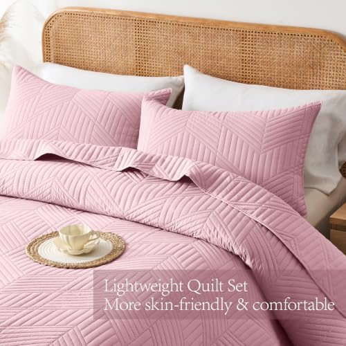 Davulos King/Cal King Quilt Set in Pink,Soft Reversible Microfiber Bedspread for All-Season Use in Bedroom or Dorm,Lightweight Modern Geometric Coverlet (1 Quilt, 2 Pillow Shams) - Image 6