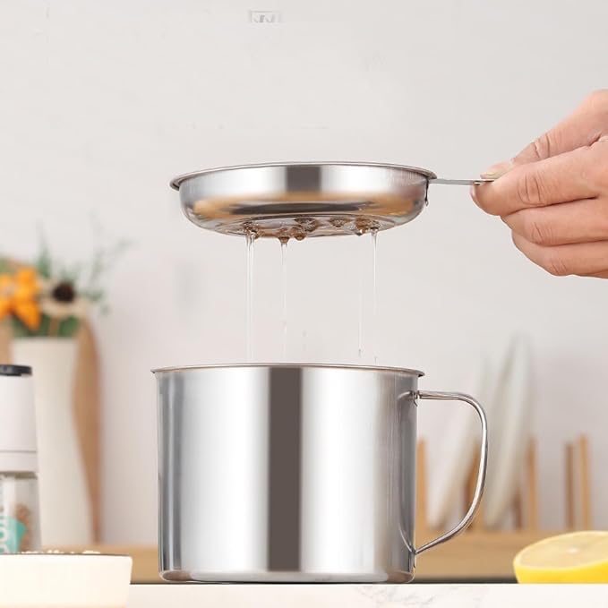 Grease Container, Bacon Grease Container with Strainer, Cooking Oil Keeper with Lid and Easy-Grip Handle (1 L)