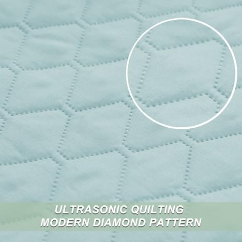 Exclusivo Mezcla Reversible King Size Quilt Bedding Set, Light Blue - Image 4