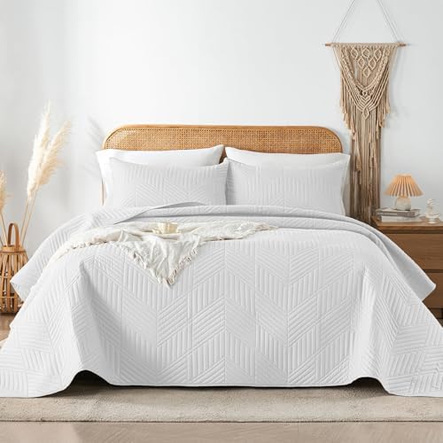 Davulos King Quilt Bedding Set,White Ultrasonic King/Cal King Quilt Set Reversible Microfiber Bedspread,Lightweight Soft Modern Geometric Coverlet Set for All Seasons(1 Quilt,2 Pillow Shams) by Davulos