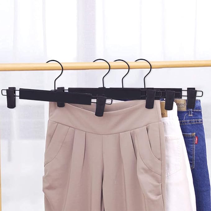 30 Pack Skirt Hangers，Pants Hangers with Clips，360 ° Swivel Hooks Space Saving Hangers for Pants, Skirts, Clothes, Jeans, Black