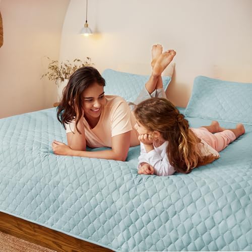 Exclusivo Mezcla Reversible California King Quilt Set, Light Blue - Image 3