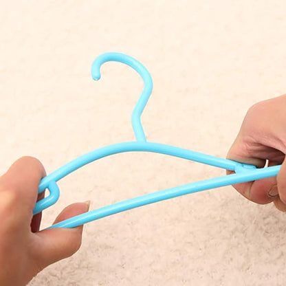 YYaaloa 30pcs Kids Plastic Hangers, White, 1inch Hooks, Ideal for Baby and Toddler Clothes, Heavy Duty and Durable