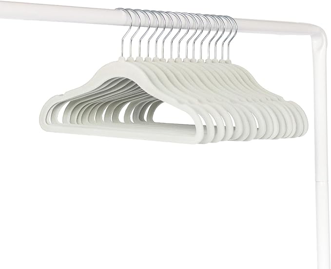 3 Sprouts Velvet Baby Hangers - Non-Slip Hangers for Infant and Toddler Clothes - Slim Space-Saving Design with Nordic Colors for Nursery - 30 Pack - Green