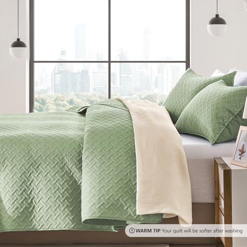 FLYMME Quilts Queen Size, Lightweight Sage Green Bedspreads, Basket Weave Pattern,Ultra Soft Microfiber Bed Coverlet 3 Pieces for All-Seasons (1 Quilt, 2 Shams) - Image 3