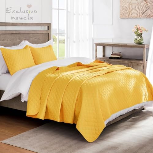 Exclusivo Mezcla Reversible California King Quilt Set, Bright Yellow - Image 2