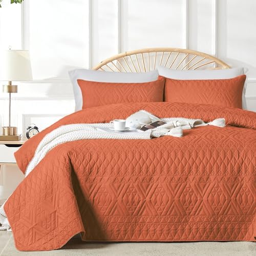 akkialla Twin Size Quilt Bedding Set,Burnt Orange Lightweight Microfiber Soft Bedspreads,Modern Style Geoetric Pattern Coverlet Set for All Seasons,2 Piece(1 Quilt,1Pillow Sham) by akkialla