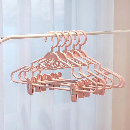 Plastic Hangers 20 Pack with Clips, 360°Swivel Hook Space-Saving Clothes Hangers, Lightweight Hangers for Pants, Coats, Dresses (Color : Pink)
