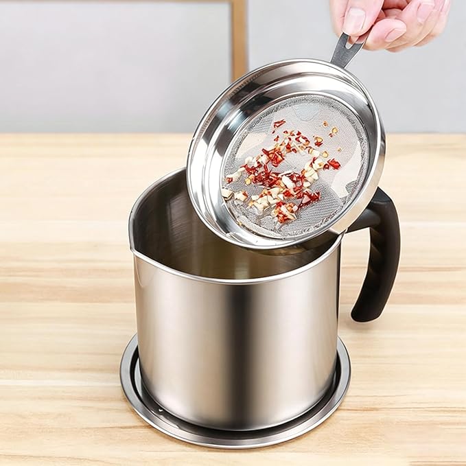 Grease Container, Bacon Grease Container with Strainer, Cooking Oil Keeper with Lid and Easy-Grip Handle (1.8L)