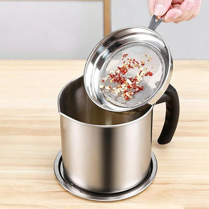 Grease Container, Bacon Grease Container with Strainer, Cooking Oil Keeper with Lid and Easy-Grip Handle (1.8L)