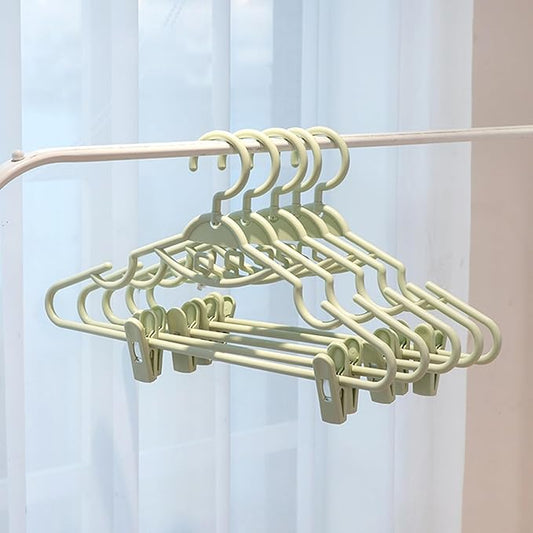Plastic Hangers 20 Pack with Clips, 360°Swivel Hook Space-Saving Clothes Hangers, Lightweight Hangers for Pants, Coats, Dresses (Color : Green)