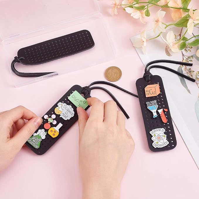 8 Sets Portable Leather Brooch Pin Display Holder, 4.72 x 1.57 Inch Rectangular Black Brooch Pin Storage Holder Enamel Pins Display Organizer With Rope for Jewelry Brooch Pins