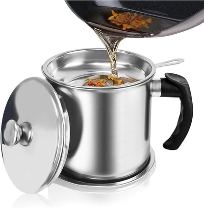 Grease Container, Bacon Grease Container with Strainer, Cooking Oil Keeper with Lid and Easy-Grip Handle (1.8L)