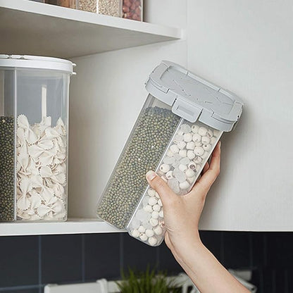 WINIAER Airtight Cereal Storage Container, Clear 2.3L Airtight Kitchen Food Storage Container with Lids and Compartments for Grain, Sugar, Flour, Rice, Nuts, Snacks