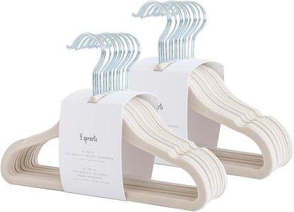 3 Sprouts Velvet Baby Hangers - Non-Slip Hangers for Infant and Toddler Clothes - Slim Space-Saving Design with Nordic Colors for Nursery - 30 Pack - Beige