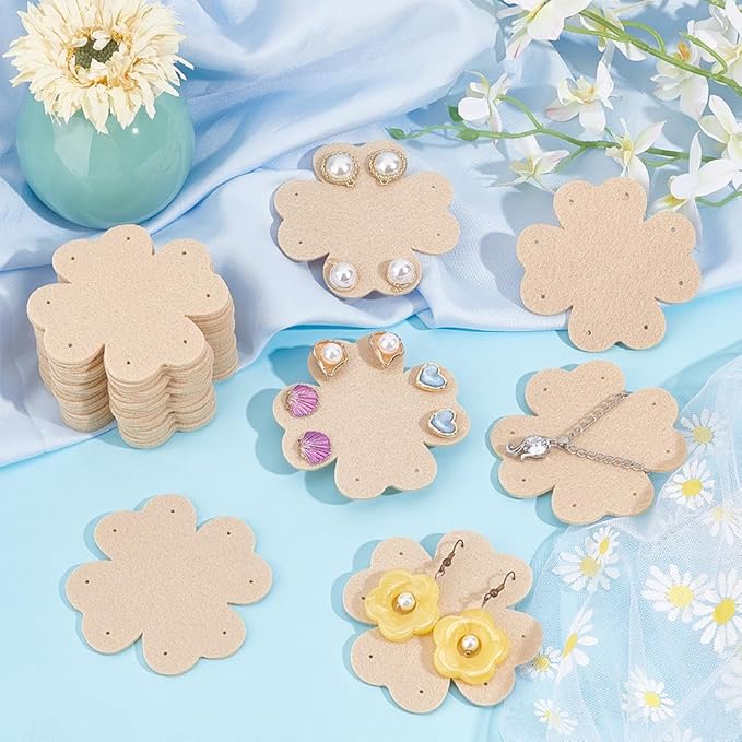 FINGERINSPIRE 30 Pcs Clover Felt Travel Jewelry Display Organizer 2.7x7inch Tangle-Free Jewelry Containers Portable Jewelry Storage Protection Pad for Earrings, Ear Studs, Necklaces, Bracelet