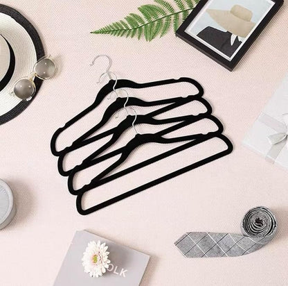 Velvet Clothing Hangers, Non Slip Ultra Slim Space Saving Design, 360 Degree Swivel Hook, Heavy Duty for Suits Coats Pants Dresses, 50 Pack Black
