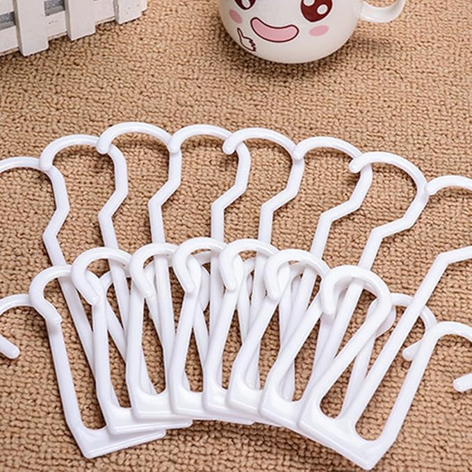 20Pcs White Plastic Shoe Storage Hooks Hanging Shoe Organizer Rack for Drying and Display Slipper Holder for Bedroom Closet and Travel Use