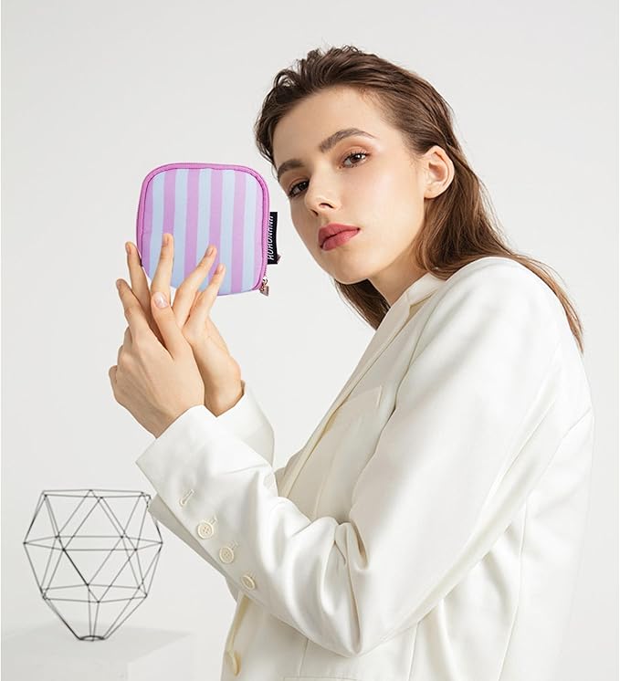 Travel Jewelry Case Small Jewelry Organizer Purse Jewelry Bag Women Christmas Gifts Jewelry Purse for Bracelet Rings Earring Necklace