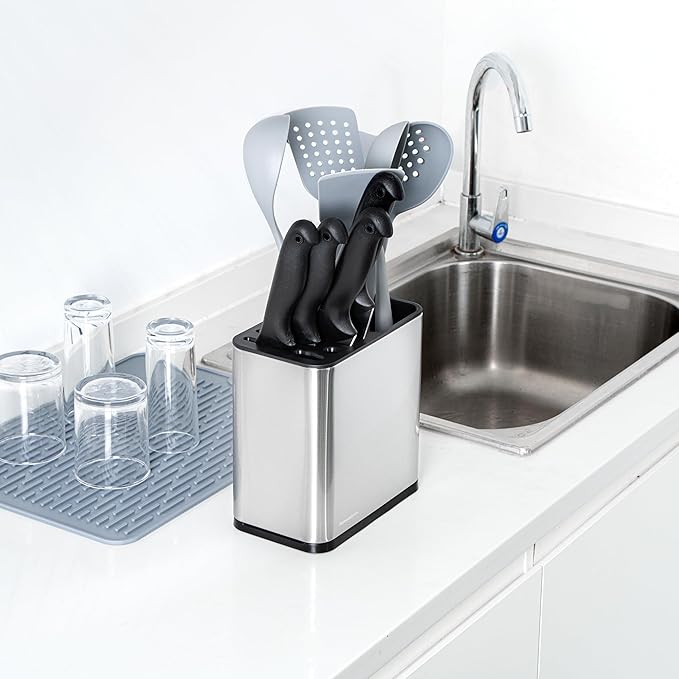 Restaurantware Stainless Steel Utensil Holder 1 Count 7.7 x 4.6 x 7.8 Inches Durable Cutlery Storage Flatware Organizer Rust-Resistant Sink Caddy Silver Kitchenware Holder