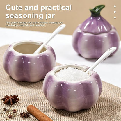 Ceramic Salt Container、Cute Onion Shaped Salt Cellar 、Salt Cellar with Lid and Spoon、Multi-Purpose Kitchen Spice Container for Salt Sugar or Spices Storage （Purple）