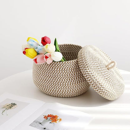 Angoily Storage Basket, 6.6 Quarts Woven Cotton Rope Basket with Lid, 1.6 Gal Small Round Decorative Storage Organizier Bin Box for Nursery, Living Room, Blanket, Home Decor, Bedroom