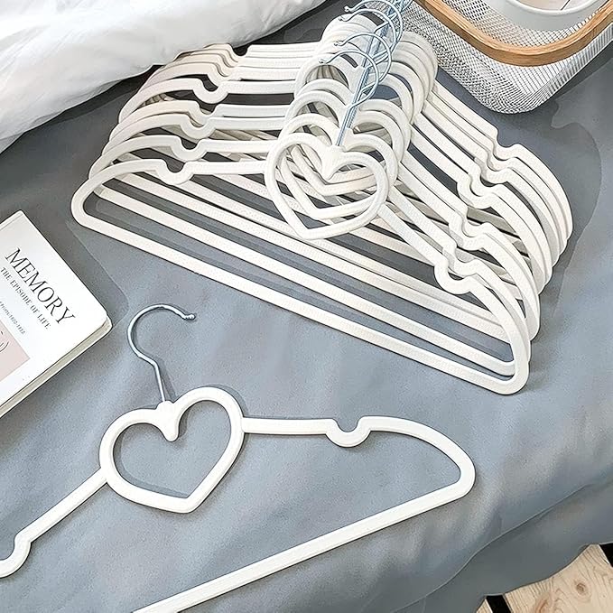 Plastic Hangers 30 Pack, Cute Heart Hangers Ultra Thin Space Saving,White Hangers with 360 Degree Swivel Hook, Strong Adult Coat Hangers for Dress, Shirt, Coats