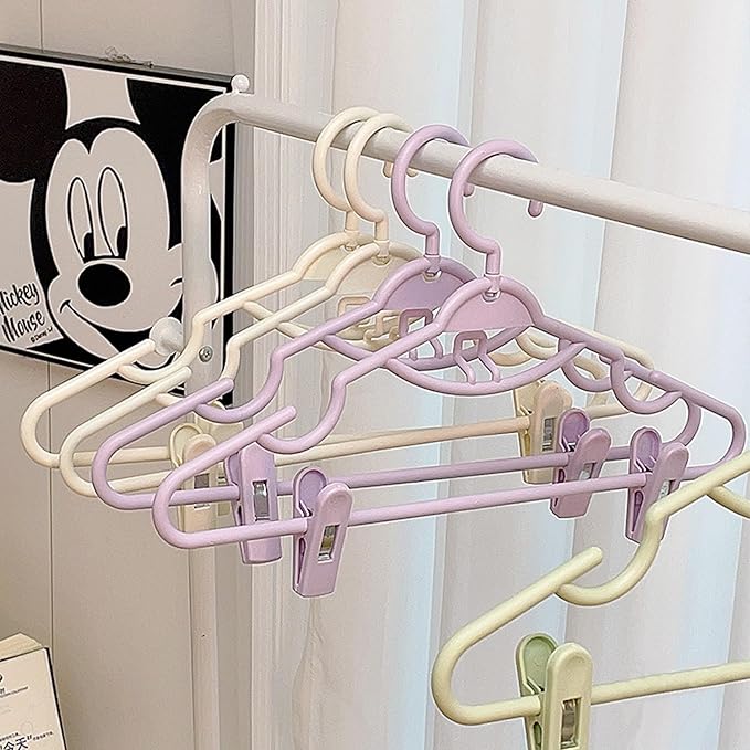 Plastic Hangers 20 Pack with Clips, 360°Swivel Hook Space-Saving Clothes Hangers, Lightweight Hangers for Pants, Coats, Dresses (Color : Pink)