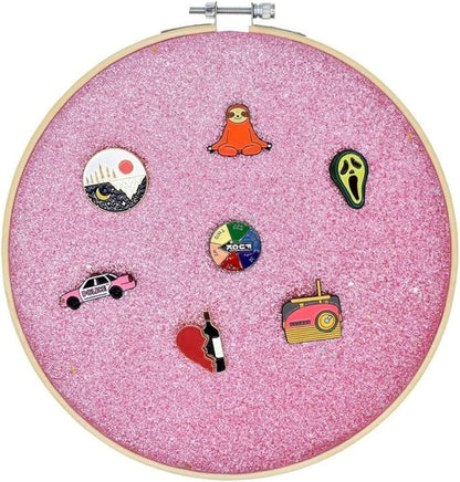 Round Badge Brooch Display Wall Hanging Pin Display Glitter Board Jewelry Storage Pin Collection Banner with Bamboo Hoop for Enamel Pins Buttons and Labels (Pink-Faux Leather)