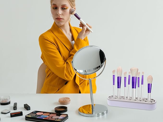 1Pcs Silicone Makeup Brush Holder Stand Light Grey Make Up Brush Organizers Makeup Brushes Holder Organizer for Painting Pen Brushes Nail Clippers Drill Pens Ruler Sewing Craft Tools