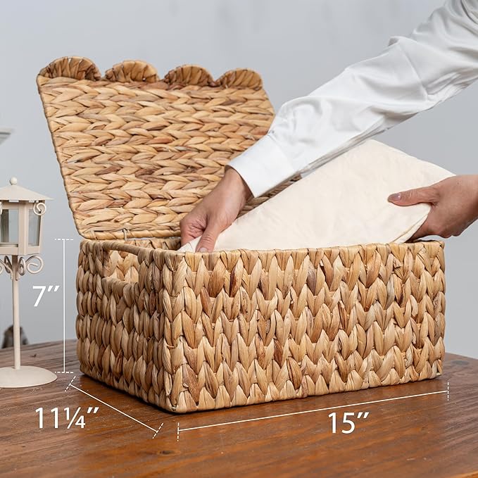 StorageWorks Wicker Basket with Scalloped Edge Lid, Water Hyacinth Basket with Built-in Handles, Handwoven Wicker Box for Living Room, 15" L x 11 ¼" W x 7" H
