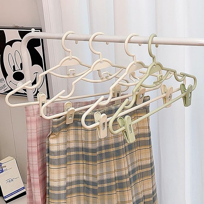 Plastic Hangers 20 Pack with Clips, 360°Swivel Hook Space-Saving Clothes Hangers, Lightweight Hangers for Pants, Coats, Dresses (Color : Pink)