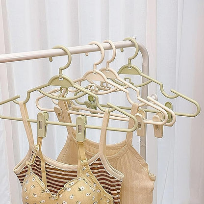 Plastic Hangers 20 Pack with Clips, 360°Swivel Hook Space-Saving Clothes Hangers, Lightweight Hangers for Pants, Coats, Dresses (Color : Pink)