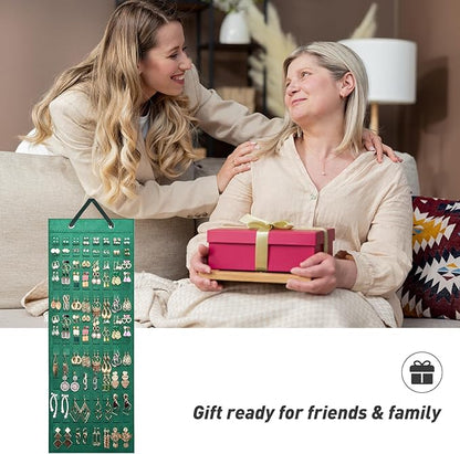 Lolalet Hanging Earring Holder Organizer with 20 Hooks for Women, Earring Organizer Wall Earrings Hanger Pierced Earring Storage, Felt Stud Earring Display, 608 Holes for Earrings -Emerald, 1 Pack