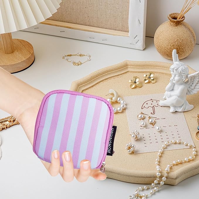 Travel Jewelry Case Small Jewelry Organizer Purse Jewelry Bag Women Christmas Gifts Jewelry Purse for Bracelet Rings Earring Necklace