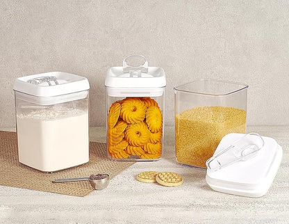 Felli Flip Tite Storage Container with Built-In Spoon & Airtight Lid 5” Large-M Ring Flip Top, Stackable Acrylic Canister for Sugar Flour Powder, Kitchen Pantry Organizer (1.8qt), 2 spoons